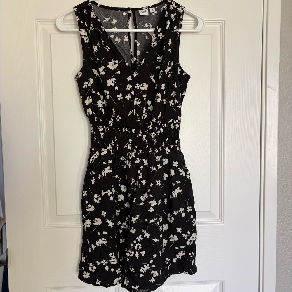 GAP Black & White Floral Sleeveless Mini Dress